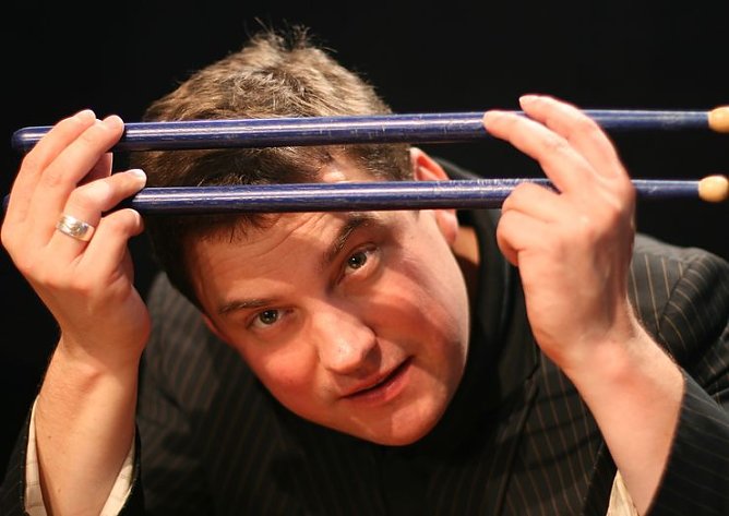 Trommeln lernen (Foto: Agentur)