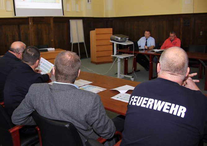 Strukturen beraten (Foto: J. Piper) Strukturen beraten (Foto: J. Piper)