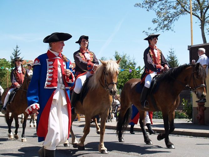 850 Jahre Bielen in einem Zug (Foto: Ulisa)