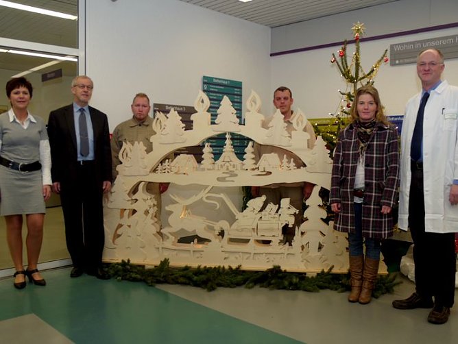 Schwibbogen &uuml;berbracht (Foto: SHK)