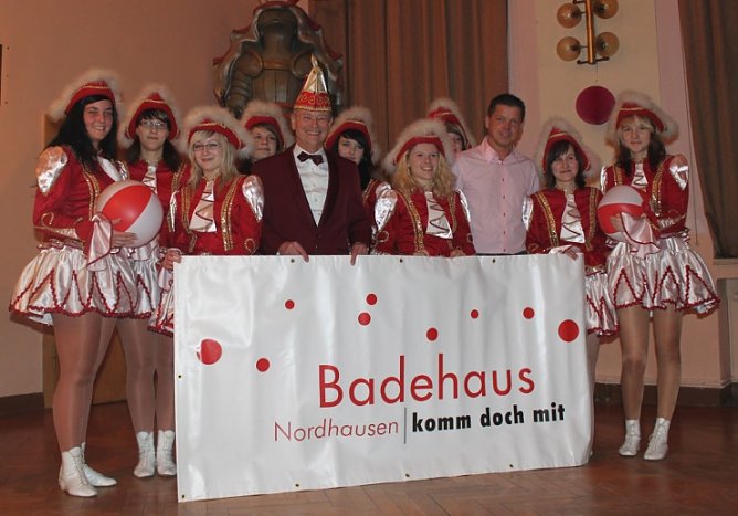 Erst feiern, dann abkühlen (Foto: Panterodt) Erst feiern, dann abkühlen (Foto: Panterodt)