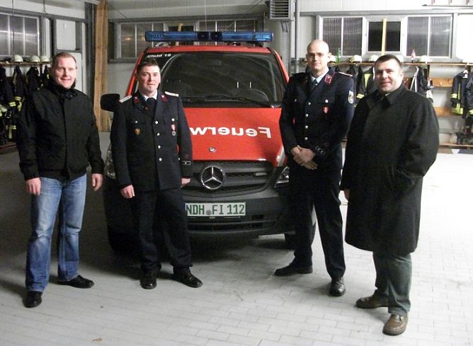 Neue Fahrzeug &uuml;bergeben (Foto: privat)