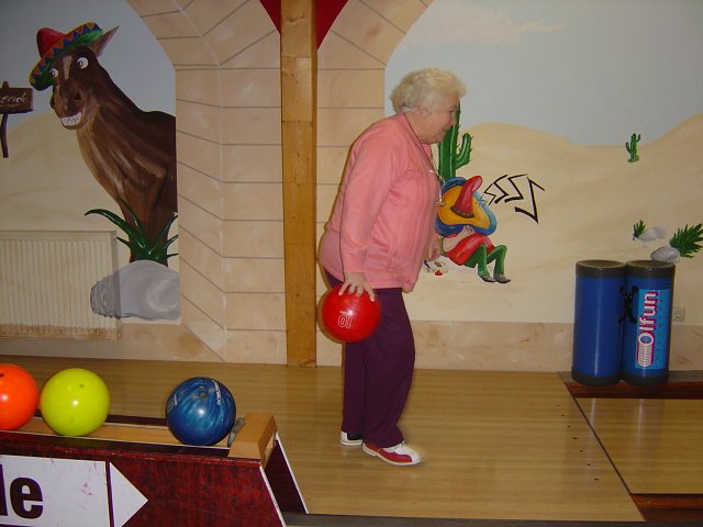 Ausflug zur Bowlingbahn (Foto: privat) Ausflug zur Bowlingbahn (Foto: privat)