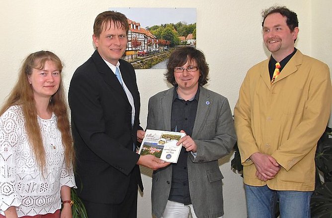 Überreicht (Foto: Autor) Überreicht (Foto: Autor)