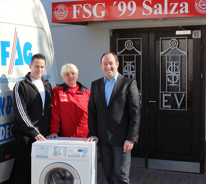 Waschen mit Maschiene (Foto: privat) Waschen mit Maschiene (Foto: privat)