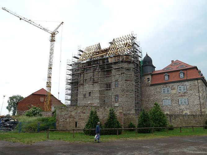 Dach bald fertiig (Foto: nnz)