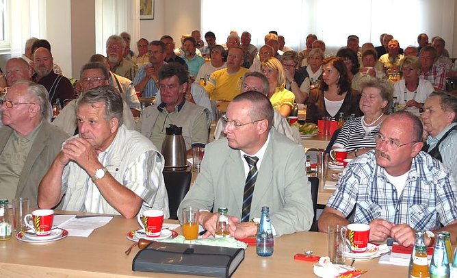 Bilanz und Rechenschaft (Foto: WBG) Bilanz und Rechenschaft (Foto: WBG)