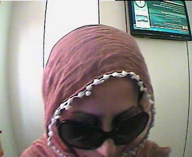 Wer kennt diese Frau? (Foto: Polizei) Wer kennt diese Frau? (Foto: Polizei)