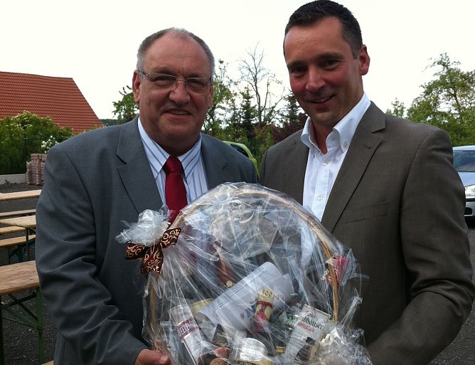 Gratuliert (Foto: NUV)