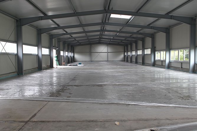 Blick in die Halle (Foto: TiRo Neu) Blick in die Halle (Foto: TiRo Neu)