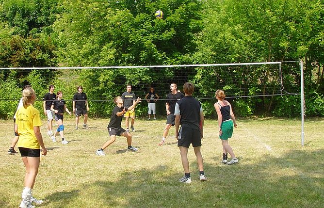 Packendes Finale im Volleyball (Foto: Schelenhaus)