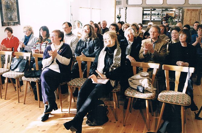 Erste Diskurse mit Sarah Kirsch (Foto: Archiv Kneffel)