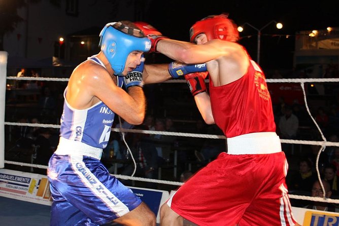 Boxen und Fußball (Foto: P. Grabe) Boxen und Fußball (Foto: P. Grabe)