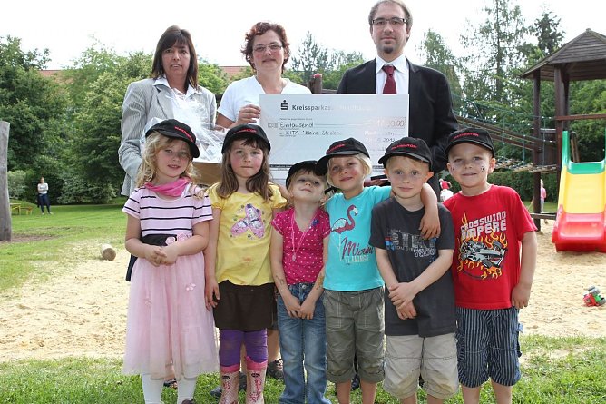 Freude im Kindergarten (Foto: Maximator GmbH) Freude im Kindergarten (Foto: Maximator GmbH)