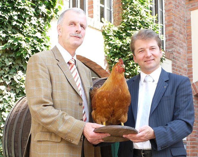 Tietje, Henriette (ausgestopft), Einenckel (von rechts) (Foto: nnz) Tietje, Henriette (ausgestopft), Einenckel (von rechts) (Foto: nnz)