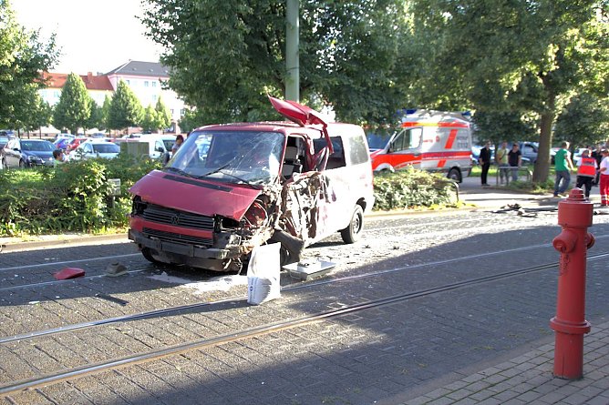 Unfall in Nordhausen (Foto: H. Dittrich/P. Blei) Unfall in Nordhausen (Foto: H. Dittrich/P. Blei)