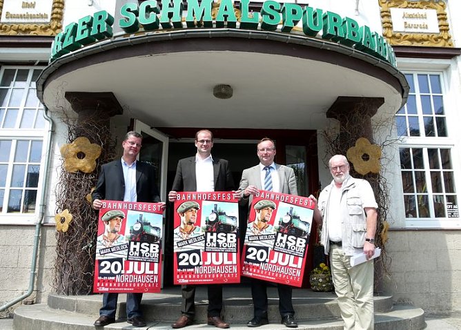 Quartett vor HSB Bahnhof in Nordhausen (Foto: nnz) Quartett vor HSB Bahnhof in Nordhausen (Foto: nnz)