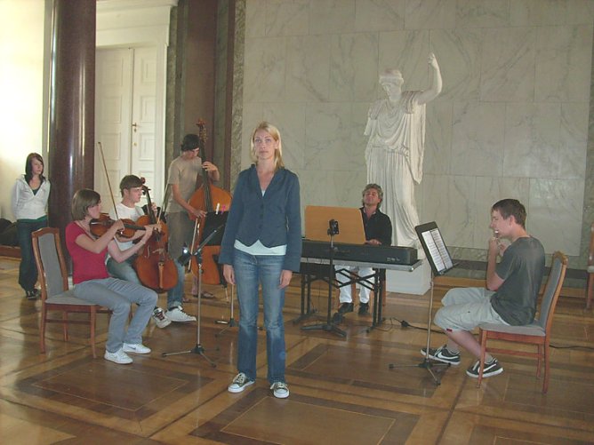 Vernissage der Ausstellung Klasse 11 Scholl-Gymnasium (Foto: Karl-Heinz Herrmann)