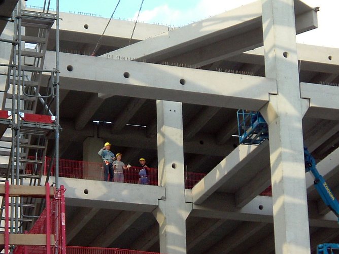 Habau-Mitarbeiter stehen f&uuml;r Qualit&auml;t am Bau (Foto: HABAU)