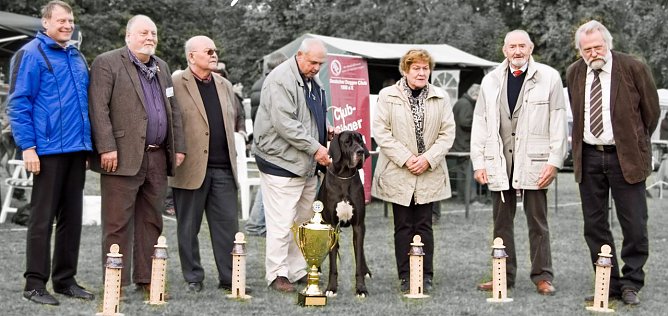 Gruppenbild mit Hunde (Foto: privat) Gruppenbild mit Hunde (Foto: privat)
