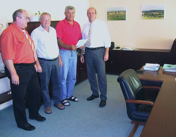 Freude im Landratsamt (Foto: J. Seifert) Freude im Landratsamt (Foto: J. Seifert)