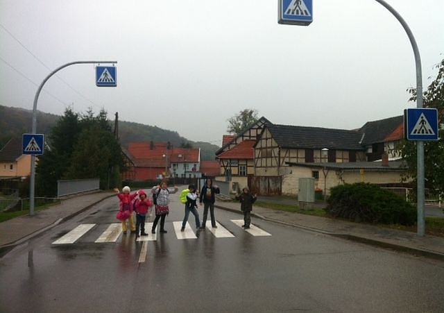 Zebrastreifen in Stempeda (Foto: D. Basler) Zebrastreifen in Stempeda (Foto: D. Basler)