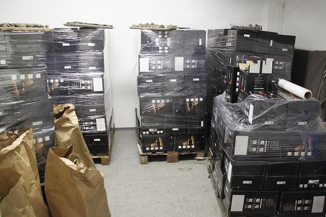 Blick in den Asservatenraum (Foto: Polizei Kassel)