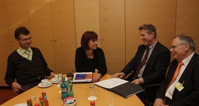 Gespr&auml;che im Bundestag (Foto: P. Grabe|Stadtverwaltung Nordhausen)