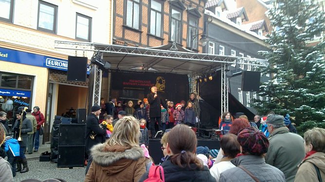 Weihnachtsmarkt er&ouml;ffnet (Foto: P. Sawatzki)