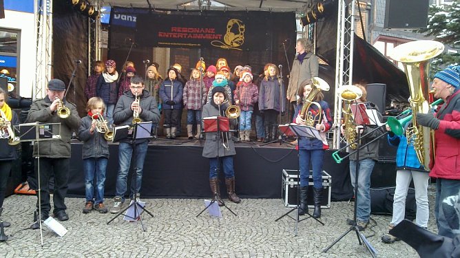 Weihnachtsmarkt er&ouml;ffnet (Foto: P. Sawatzki)