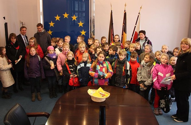 Grundsch&uuml;ler beim OB (Foto: P. Grabe|Stadtverwaltung Nordhausen)
