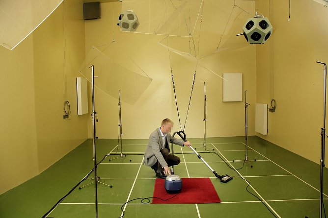 Staubsauger im Test (Foto: Stiftung Warentest) Staubsauger im Test (Foto: Stiftung Warentest)