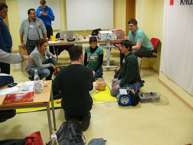 Unterricht am Wochenende (Foto: DRK) Unterricht am Wochenende (Foto: DRK)