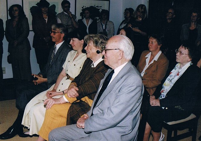 Familie Glock im Kunsthaus 1998 (Foto: Archiv Kneffel)