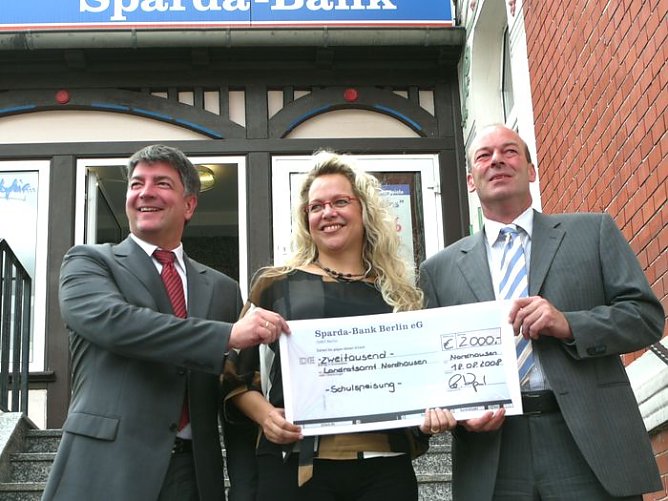 Scheck in Nordhausen &uuml;bergeben (Foto: nnz)