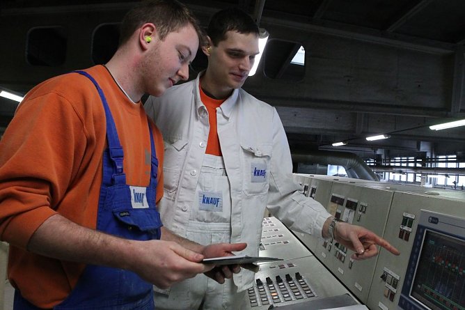 In der Gipsplattenproduktion (Foto: Knauf)