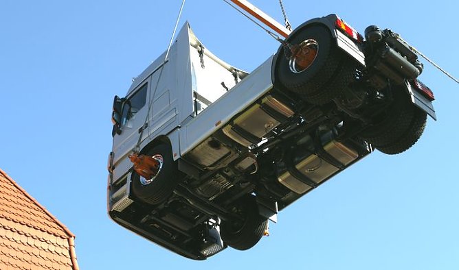 Fliegender Brummi (Foto: nnz) Fliegender Brummi (Foto: nnz)