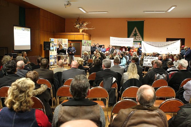 Aktuelle Stunde in Neustadt (Foto: nnz) Aktuelle Stunde in Neustadt (Foto: nnz)