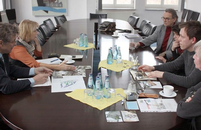 Gespräch im Rathaus (Foto: P. Grabe|Stadtverwaltung Nordhausen) Gespräch im Rathaus (Foto: P. Grabe|Stadtverwaltung Nordhausen)