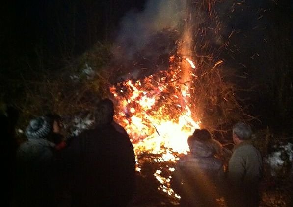 Osterfeuer in Buchholz (Foto: H. Michel) Osterfeuer in Buchholz (Foto: H. Michel)