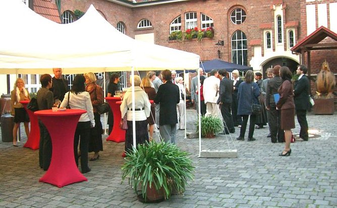 Lockere Plauderei vor dem Start (Foto: nnz) Lockere Plauderei vor dem Start (Foto: nnz)