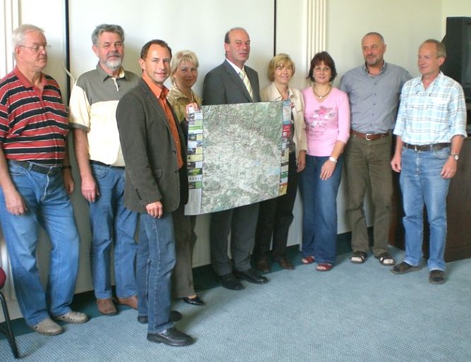 Übergeben (Foto: nnz) Übergeben (Foto: nnz)