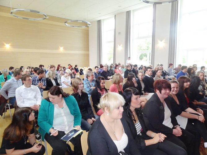 Zeugnisse erhalten (Foto: privat)