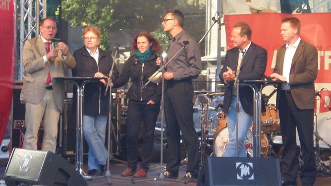 Diskussion auf der Bühne (Foto: Buntfuß) Diskussion auf der Bühne (Foto: Buntfuß)