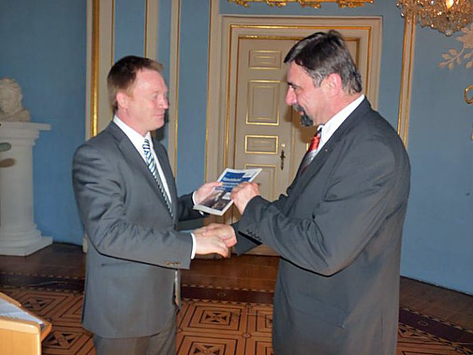 "Zwischen Prunk und Politik" (Foto: Karl-Heinz Herrmann) "Zwischen Prunk und Politik" (Foto: Karl-Heinz Herrmann)