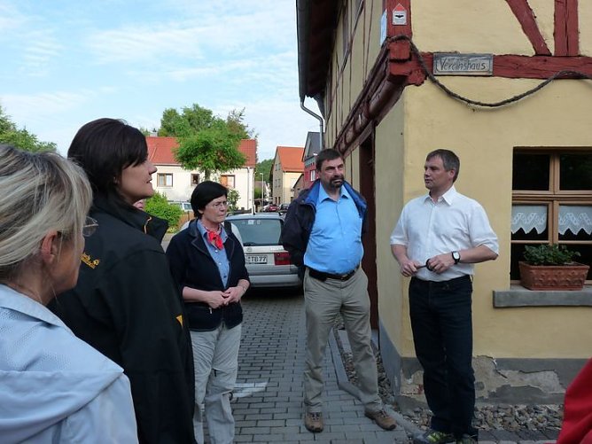 Kleine Geschichtsstunde (Foto: Karl-Heinz Herrmann) Kleine Geschichtsstunde (Foto: Karl-Heinz Herrmann)
