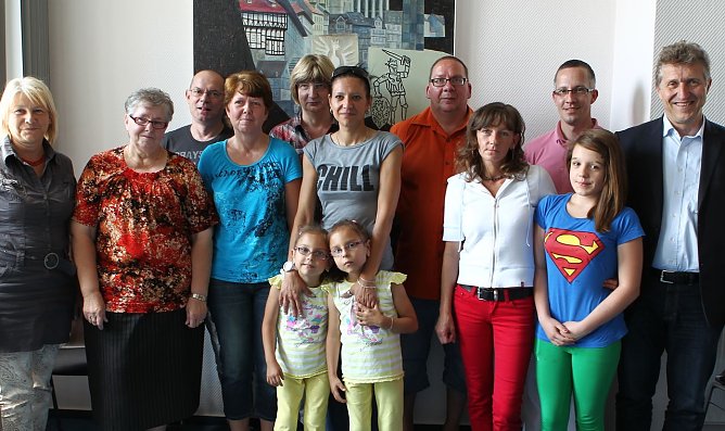 Spenden &uuml;bergeben (Foto: nnz)