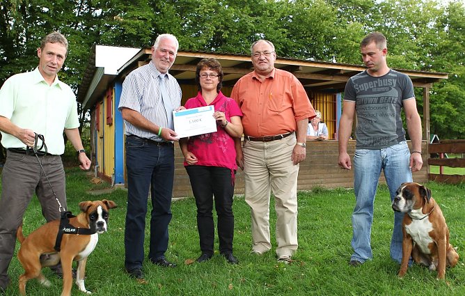Bescheid &uuml;bergeben (Foto: nnz)