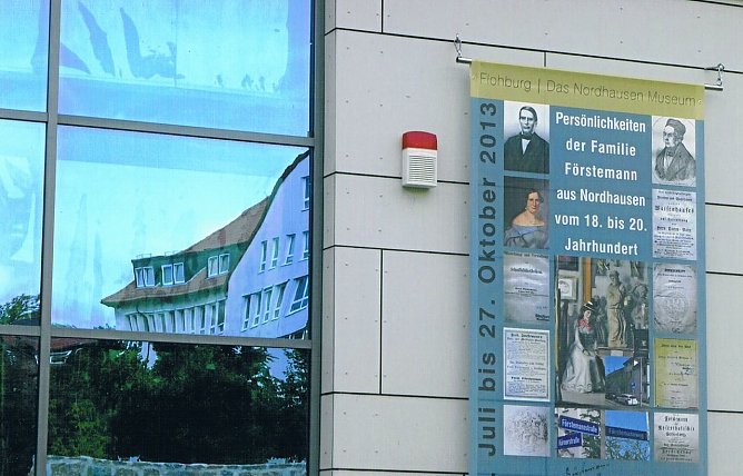 Werbung f&uuml;r die Ausstellung (Foto: Archiv Kneffel)
