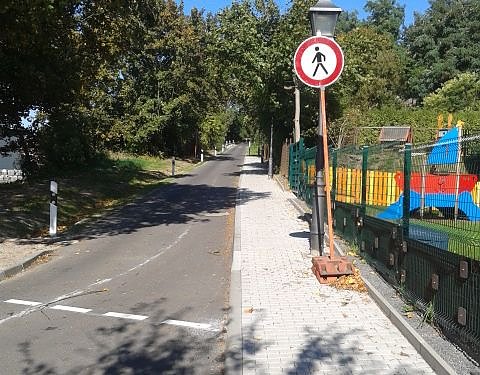 Gehweg nicht für Fußgänger? (Foto: privat) Gehweg nicht für Fußgänger? (Foto: privat)